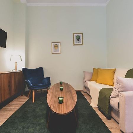 Neoclassical Apartment Near Acropolis - Livingstone Crystal Athena Bagian luar foto