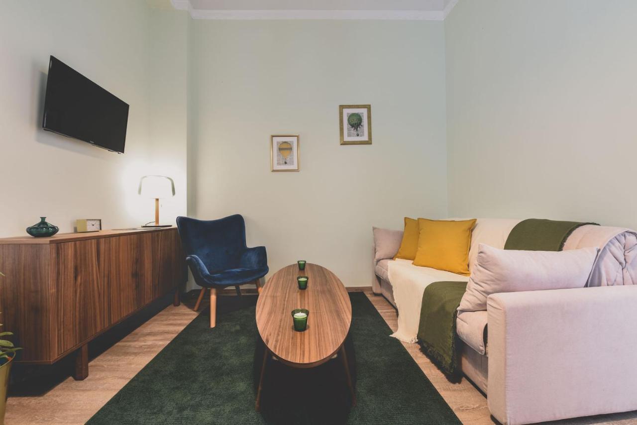 Neoclassical Apartment Near Acropolis - Livingstone Crystal Athena Bagian luar foto